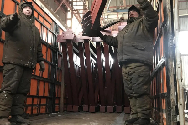 10 тонн ФЕРМ и РАСПОРОК для возведения производственного здания